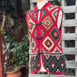 Vintage Hand-Knit Red Christmas Vest – Size Medium – Parisian Signature